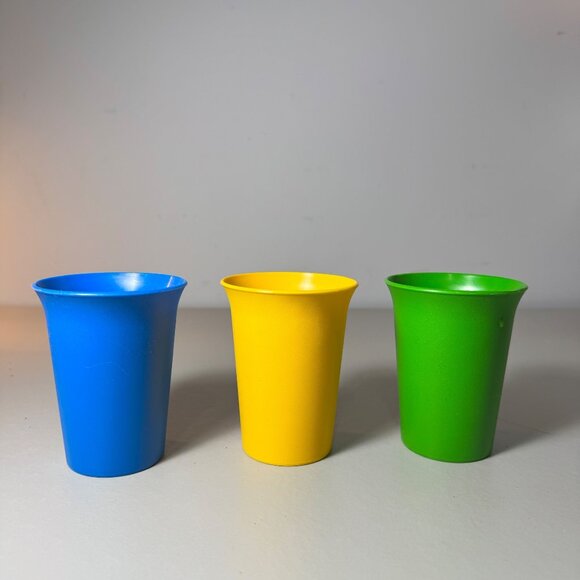 TUPPERWARE Set of 3 Vintage Cups - Picture 1 of 7